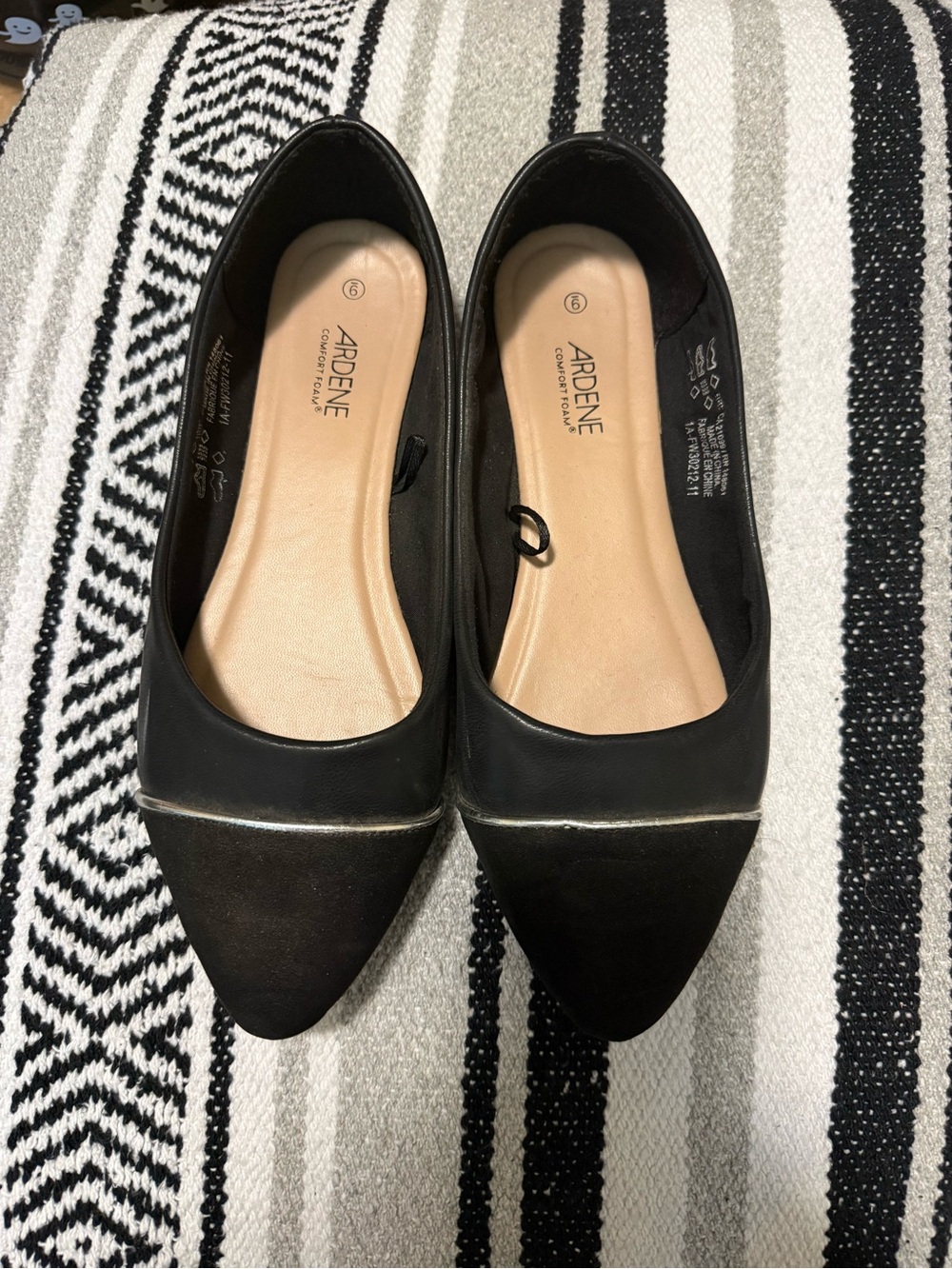 Ardene Black Two-Texture Pointed Toe Flats